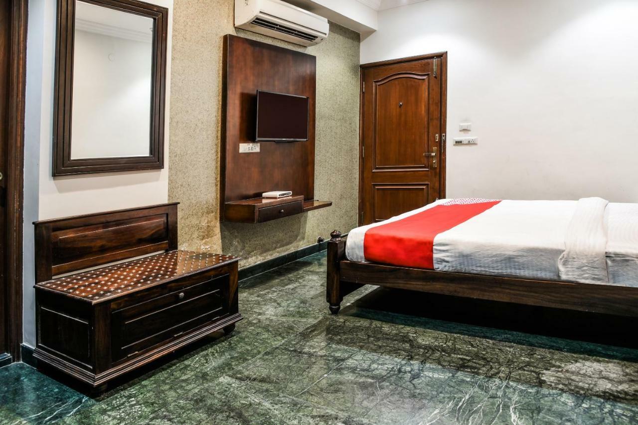 Oyo 1681 Hotel Devansh Удайпур Екстериор снимка