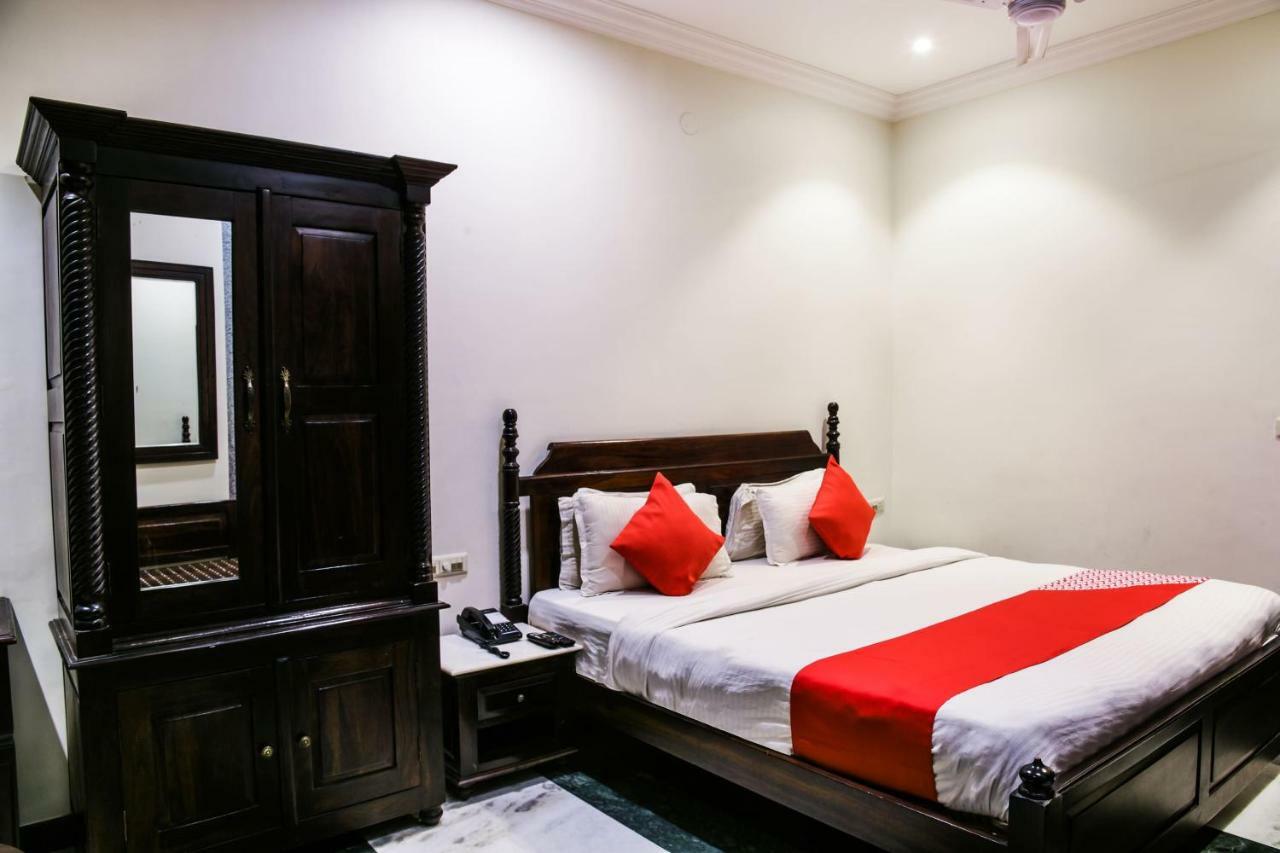 Oyo 1681 Hotel Devansh Удайпур Екстериор снимка