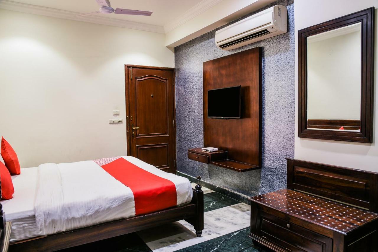 Oyo 1681 Hotel Devansh Удайпур Екстериор снимка
